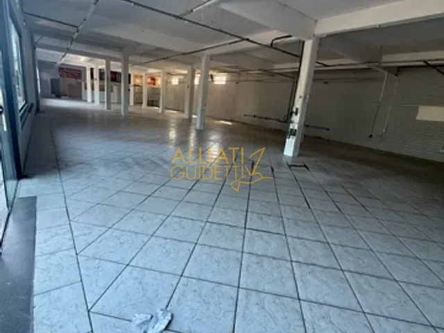 Prédio para alugar, no bairro Centenário em Sapiranga