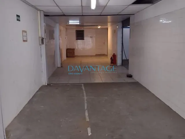 Prédio à venda ou para alugar, no bairro Vila Anastácio em São Paulo