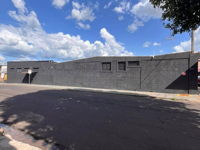 Prédio com 1147m², para alugar, no bairro Primavera em Araçatuba