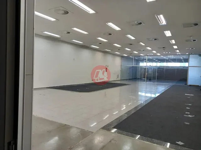 Prédio com 560m², à venda, no bairro Glória em Porto Alegre