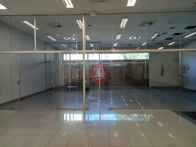 Prédio com 560m², à venda, no bairro Glória em Porto Alegre