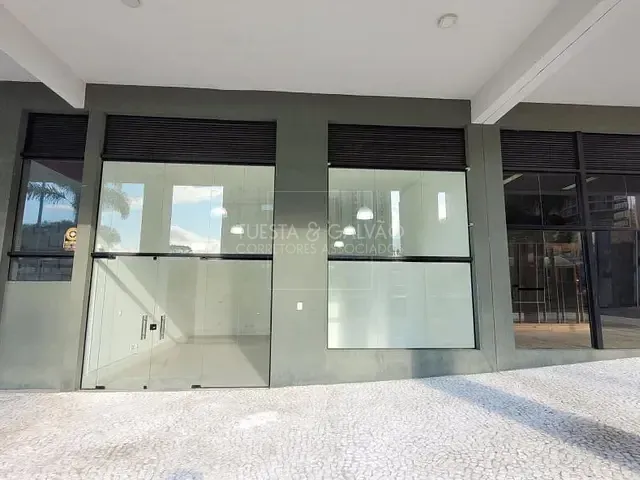 Prédio com 63m², à venda, no bairro Cabral em Curitiba