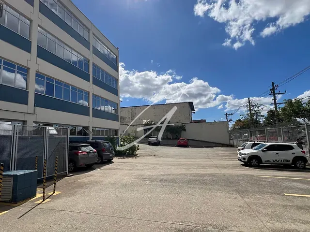 Prédio com 1333m², para alugar, no bairro Guaianases em São Paulo