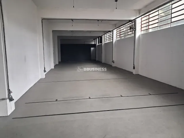 Prédio à venda, no bairro Bosque da Saúde em São Paulo