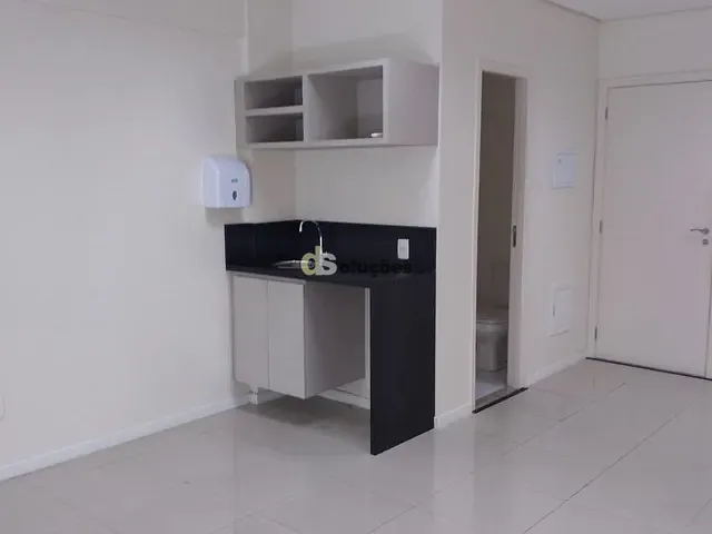 Sala à venda, no bairro Vila Leopoldina em São Paulo