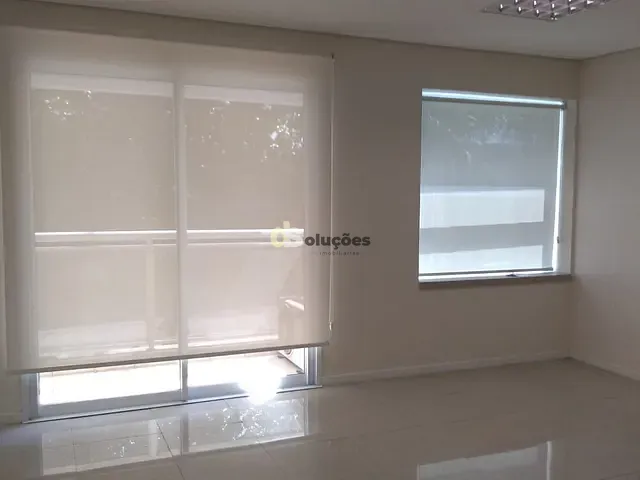 Sala à venda, no bairro Vila Leopoldina em São Paulo