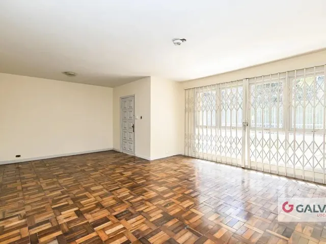 Prédio para alugar, no bairro Santa Quitéria em Curitiba