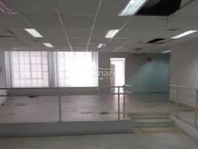 Prédio com 1m², à venda, no bairro Centro Histórico de São Paulo em São Paulo