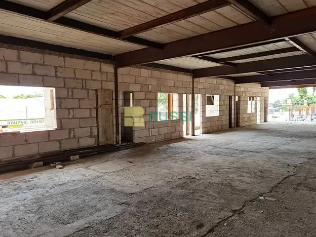 Prédio com 500m², à venda, no bairro Jardim Satélite em São José dos Campos