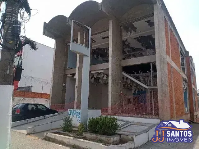 Prédio com 700m², para alugar, no bairro Quarta Parada em São Paulo