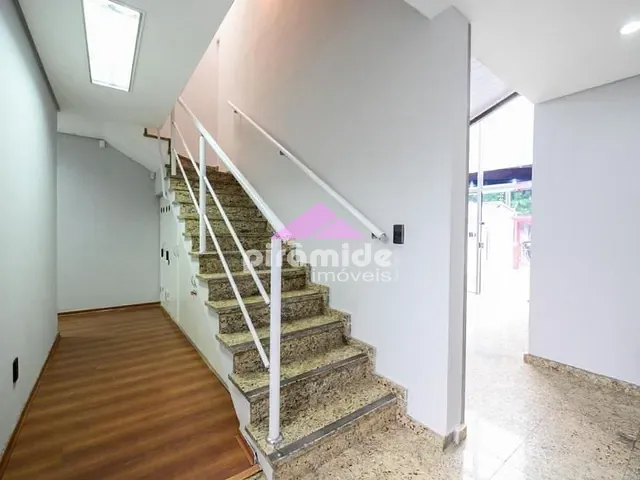 Prédio com 180m², à venda, no bairro Jardim Satélite em São José dos Campos