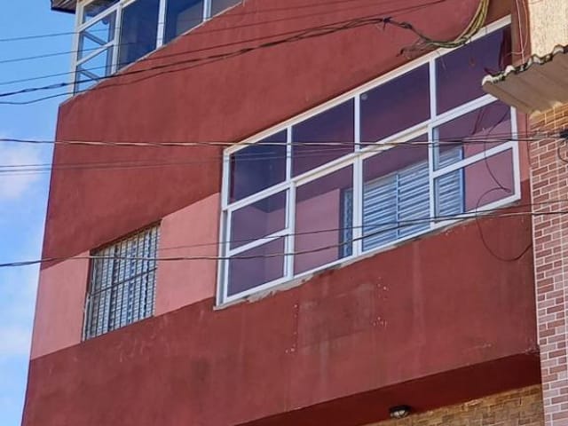Prédio com 130m², à venda, no bairro Ressaca em Cotia
