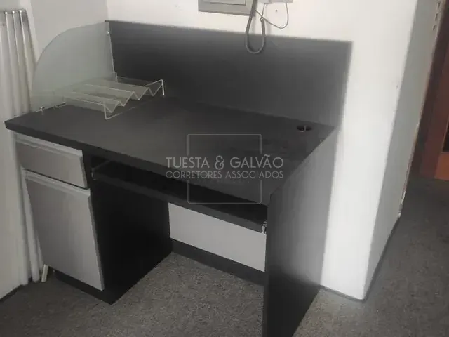 Prédio 1 quarto e 1 banheiro, para alugar, no bairro Centro em Curitiba