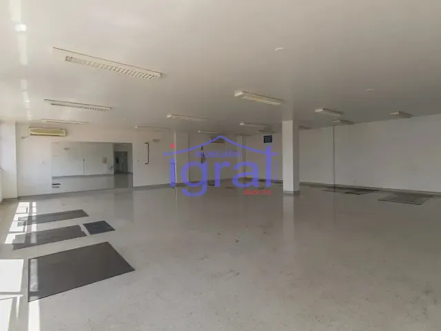 Prédio para alugar, no bairro Indianópolis em São Paulo