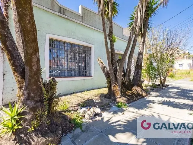 Casa para alugar, no bairro Portão em Curitiba