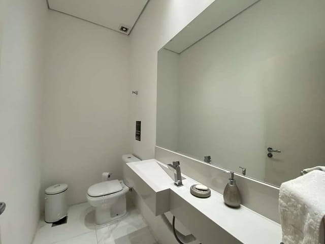 Prédio com 966m², à venda, no bairro Jardim Lambreta em Cotia
