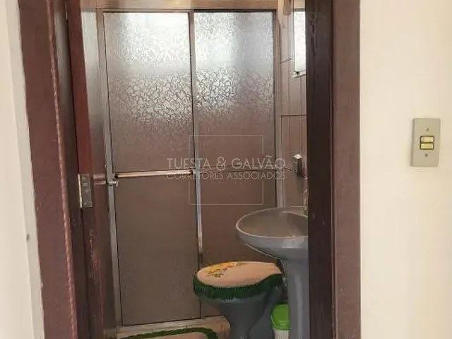 Prédio com 62m², para alugar, no bairro Xaxim em Curitiba