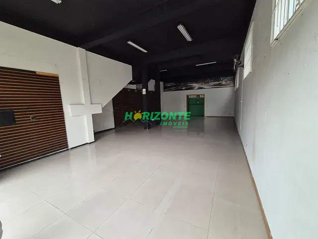Prédio com 250m², para alugar, no bairro Parque Industrial em São José dos Campos