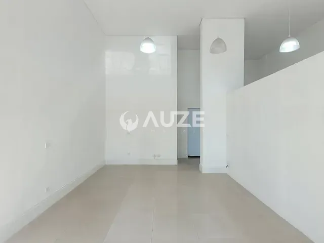 Prédio com 63m², à venda, no bairro Cabral em Curitiba