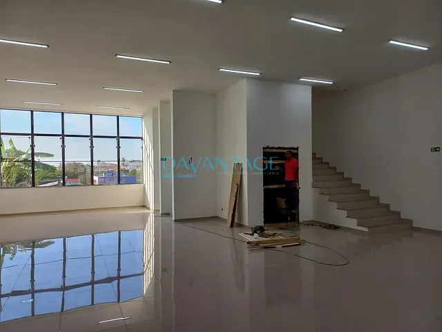 Prédio com 1095m², à venda ou para alugar, no bairro Centro em Vinhedo