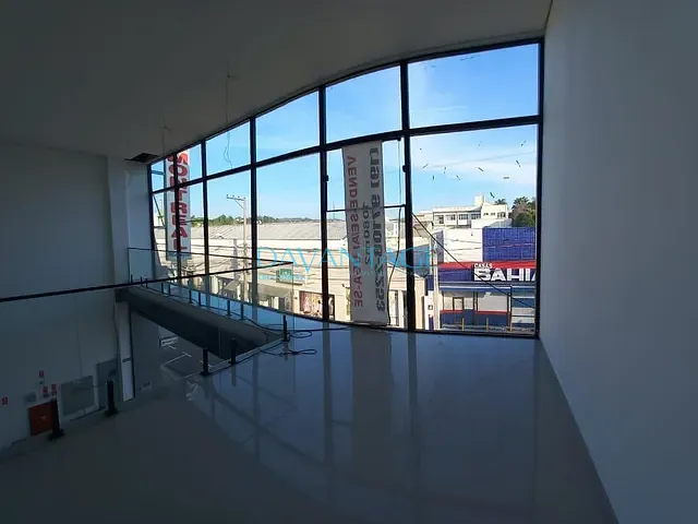 Prédio com 1095m², à venda ou para alugar, no bairro Centro em Vinhedo