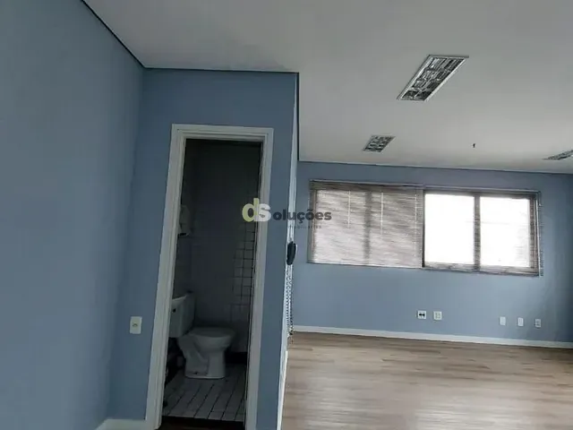 Prédio à venda, no bairro Santo Amaro em São Paulo