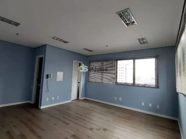 Prédio à venda, no bairro Santo Amaro em São Paulo