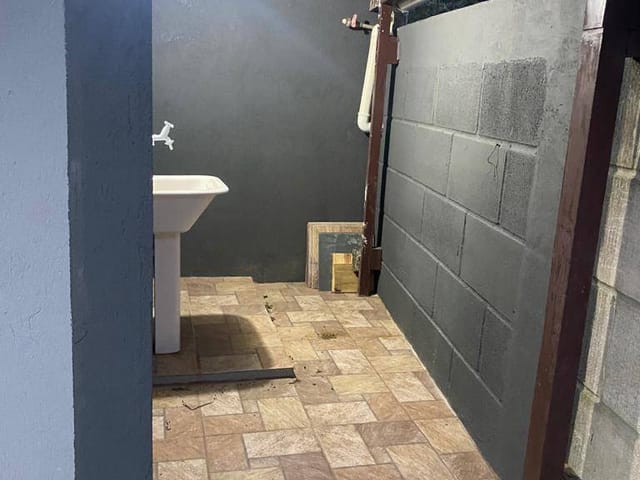 Prédio com 300m², à venda, no bairro Castelanea em Petrópolis