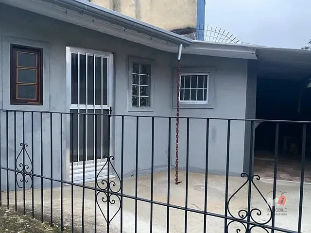 Prédio com 300m², à venda, no bairro Castelanea em Petrópolis