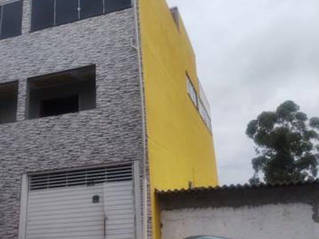 Prédio com 610m², à venda, no bairro Vila Capriotti em Carapicuíba