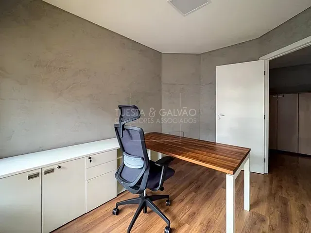 Prédio à venda, no bairro Rebouças em Curitiba