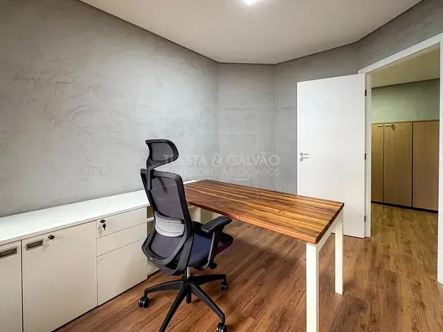 Prédio à venda, no bairro Rebouças em Curitiba