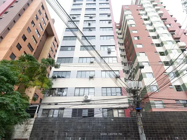 Prédio com 18m², à venda, no bairro Centro em Curitiba