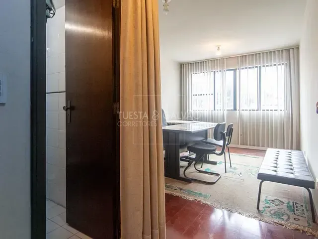 Prédio com 18m², à venda, no bairro Centro em Curitiba