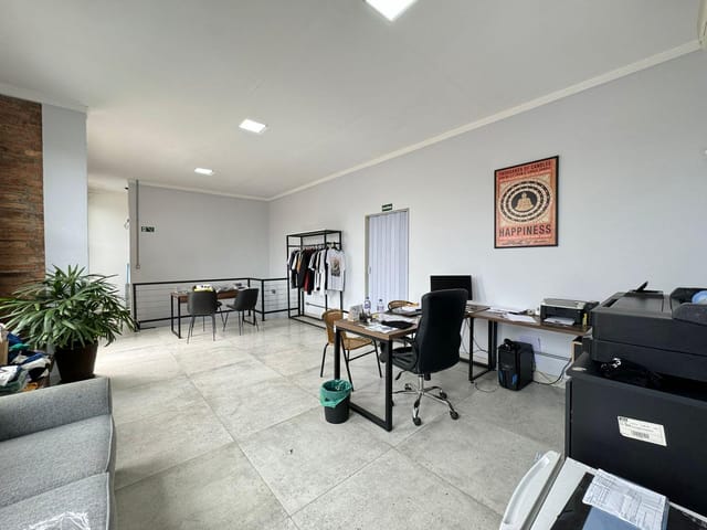Foto do Prédio - 🔑 Prédio de 350m² no Belém – A Chave para o Seu Próximo Grande Passo!  4 Andares e Estacionamento Privativo! | Organização Imobiliária Açores