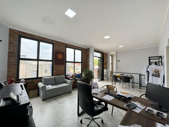 Foto do Prédio - 🔑 Prédio de 350m² no Belém – A Chave para o Seu Próximo Grande Passo!  4 Andares e Estacionamento Privativo! | Organização Imobiliária Açores