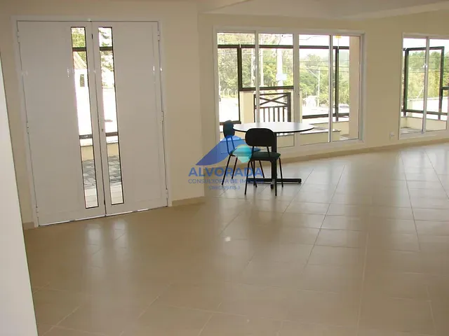 Prédio com 293m², à venda, no bairro Jardim Satélite em São José dos Campos