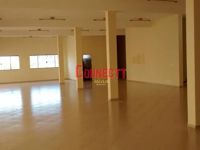 Prédio com 1000m², para alugar, no bairro Ribeirânia em Ribeirão Preto