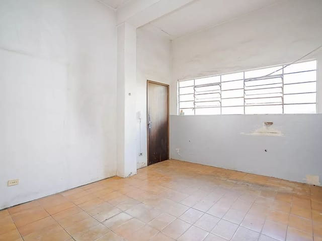 Prédio com 420m² 3 quartos e 4 banheiros, à venda, no bairro Campo Comprido em Curitiba