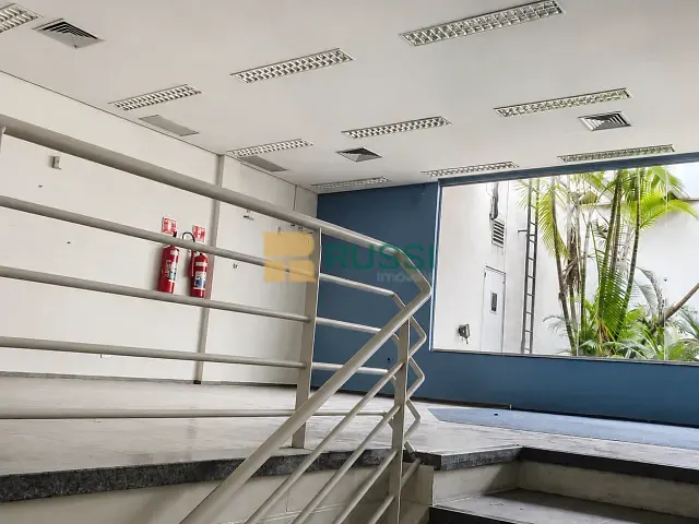 Prédio à venda ou para alugar, no bairro Independência em Taubaté