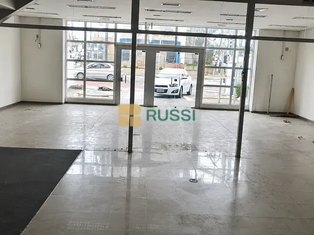 Prédio à venda ou para alugar, no bairro Independência em Taubaté