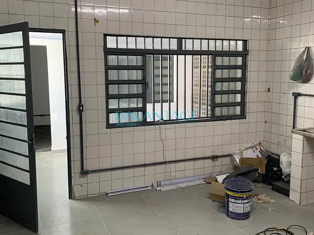 Prédio com 109m², para alugar, no bairro Vila Anastácio em São Paulo