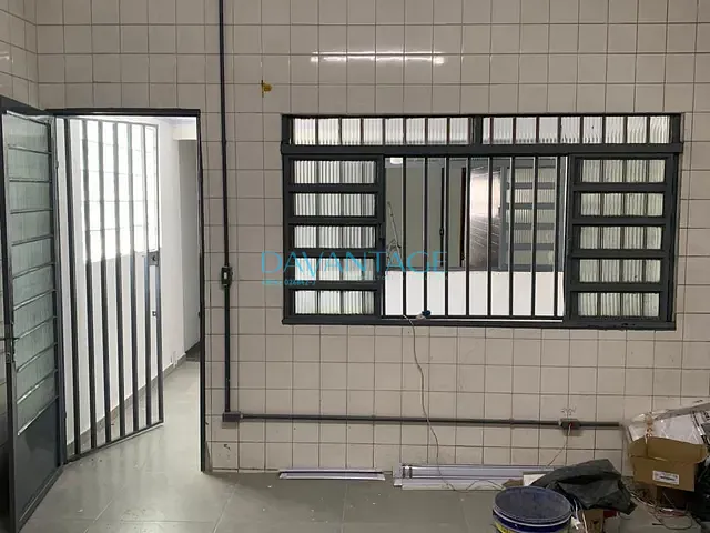 Prédio com 109m², para alugar, no bairro Vila Anastácio em São Paulo