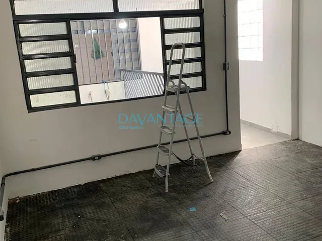 Prédio com 109m², para alugar, no bairro Vila Anastácio em São Paulo