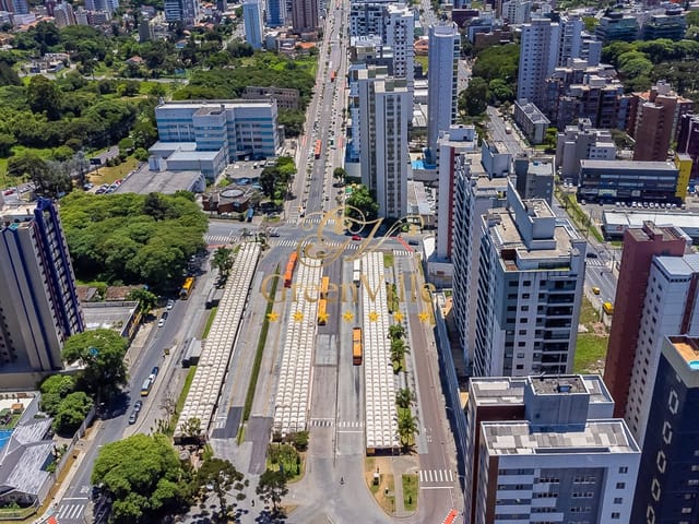 Prédio com 460m², à venda, no bairro Cabral em Curitiba