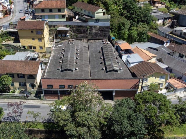 Prédio à venda ou para alugar, no bairro Centro em Petrópolis