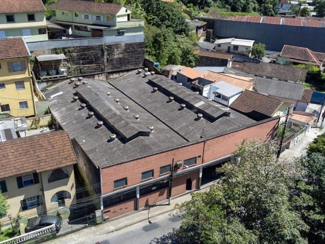 Prédio à venda ou para alugar, no bairro Centro em Petrópolis