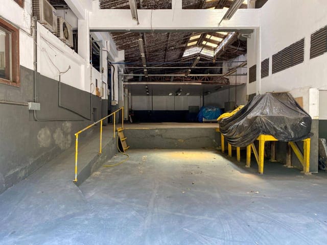 Prédio à venda ou para alugar, no bairro Centro em Petrópolis