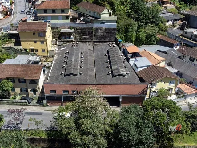 Prédio à venda ou para alugar, no bairro Centro em Petrópolis
