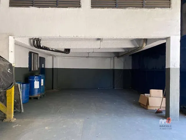 Prédio à venda ou para alugar, no bairro Centro em Petrópolis